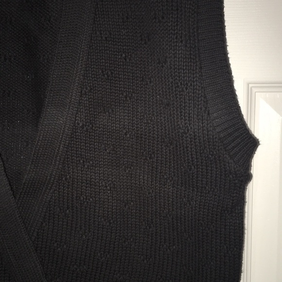 Vest - Picture 5 of 9